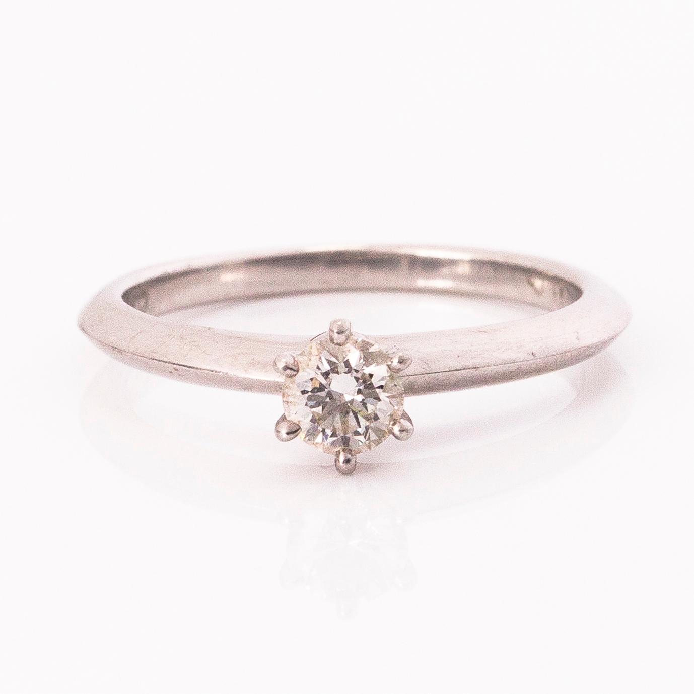 TIFFANY & CO RING, platina, briljant ca 0.3 ct.