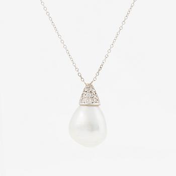 Necklace in platinum with a drop-shaped cultured pearl and brilliant-cut diamonds.