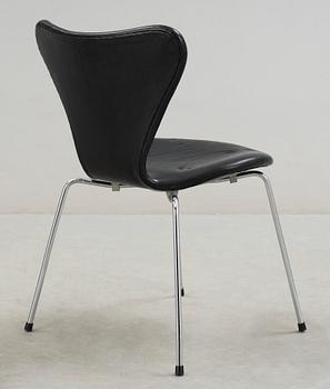 STOL, "Sjuan", Arne Jacobsen, Fritz Hansen, formgiven 1955.