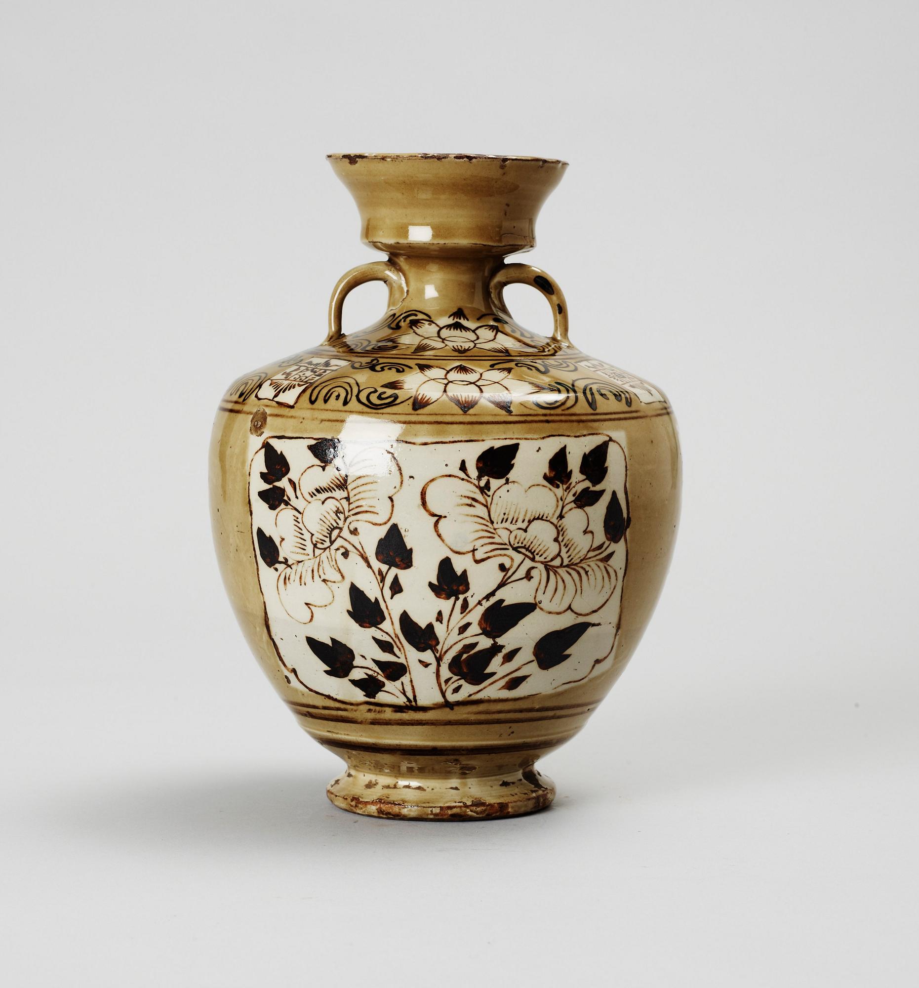 VAS, keramik. Kina. Cizhou-typ, troligen 1800-tal.