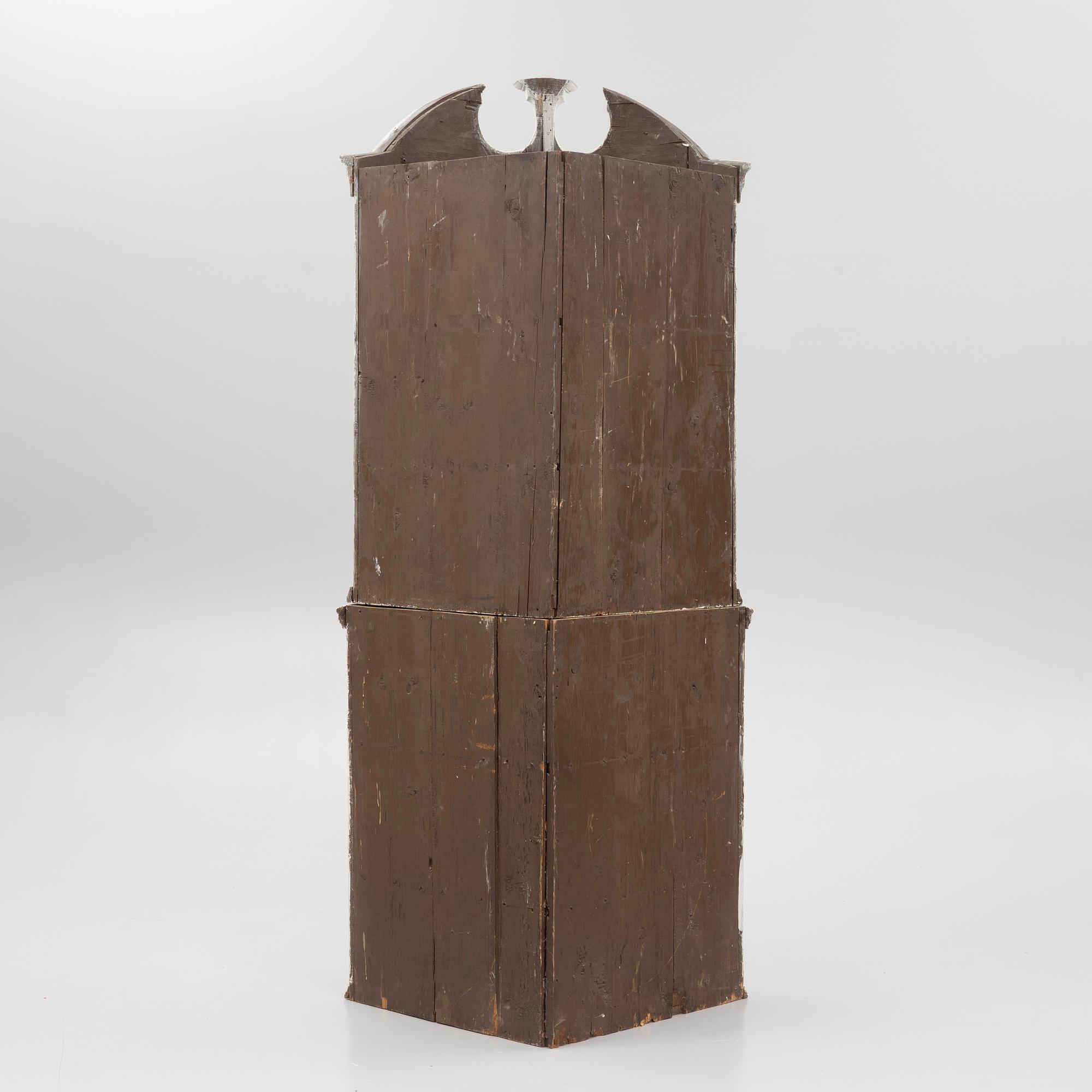 Corner cabinet, 18th century.