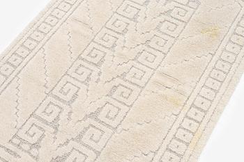 Märta Måås-Fjetterström, a 'Vita spetsporten' carpet, knotted pile in relief,  c. 218 x 119 cm, signed AB MMF,