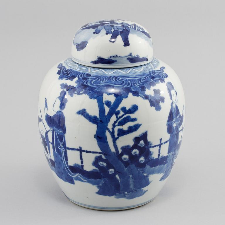 BOJAN MED LOCK, porslin, Kina, 1900-tal.