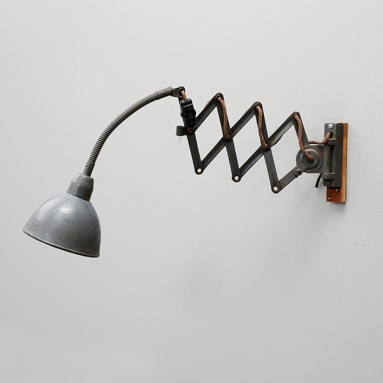 VÄGGLAMPA, industri, 1900-tal.