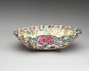 An enamel on copper clam-shaped bowl, Qing dynasty, 18th Century.