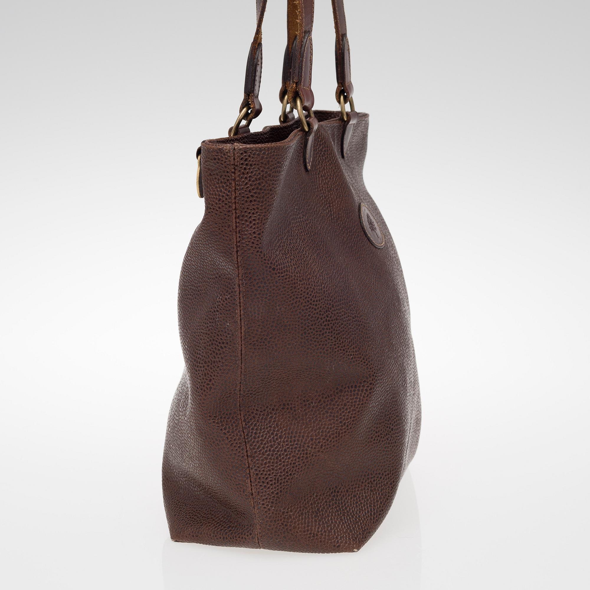 A SCOTCHGRAIN TOTE BAG.