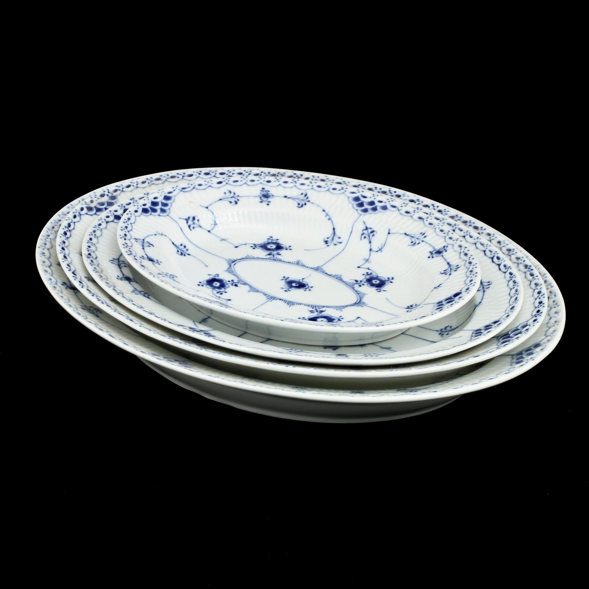 UPPLÄGGNINGSFAT, 6 st, porslin, "Musselmalet", Royal Copenhagen, 1900-tal.