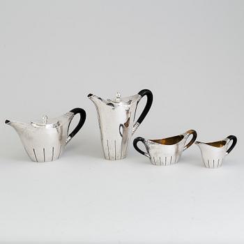 HOVJUVELERARE PETER HERTZ, Kaffe- och teservis, 4 delar, silver, jugend, Köpenhamn, 1916-17.