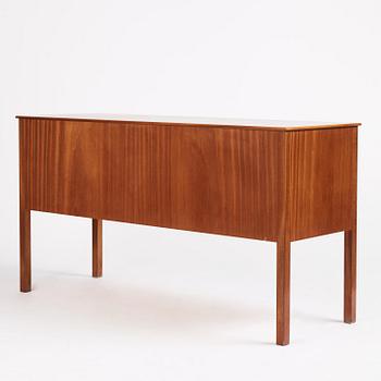 Josef Frank, sideboard, Firma Svenskt Tenn, mahogny, 1900-talets mitt.