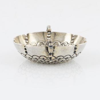 En liten vinprovningsskål, silver, möjligen Salzburg, Österrike. Ostämplad.