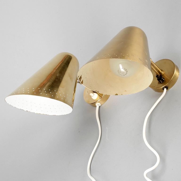 VÄGGLAMPOR, 2st, snarlika, mässing, 1950-70-tal.