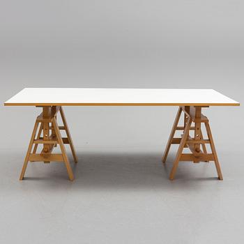 "Leonardo" table designed by Achille Castiglioni for Zanotta, 20th century.