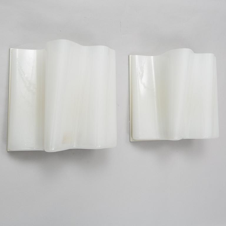 A pair of "Logico" wall-lights by MICHELE DE LUCCHI and GERHARD REICHERT for Artemide.
