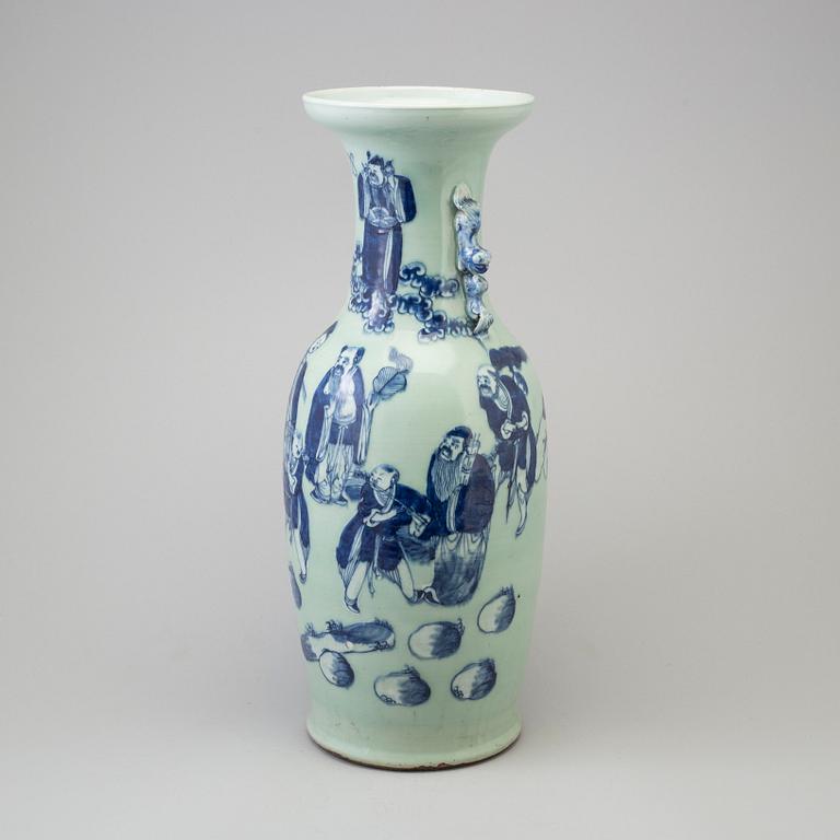 A large blue and white celadon glazed porcelain vase, Qing dynasty, late 19th century.