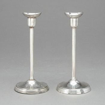 LJUSSTAKAR, ett par, silver, Ainar Axelsson, GAB, 1970.