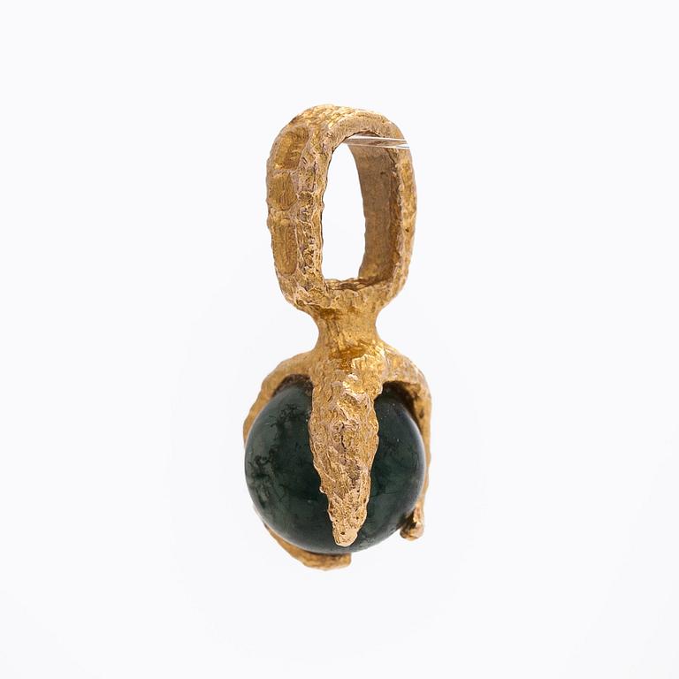 Björn Weckström, riipus, "Kultasammal", 14K kultaa ja sammalakaatti. Lapponia 1978.