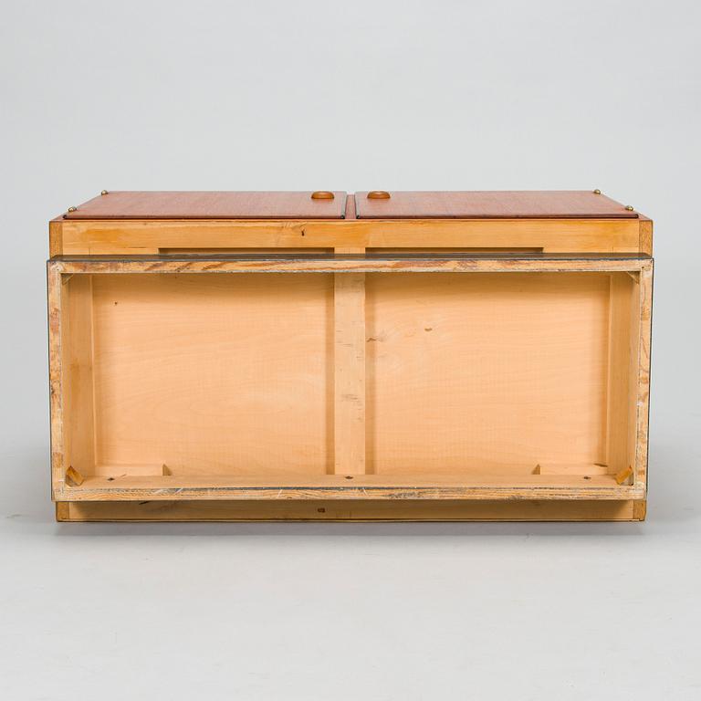 Olof Ottelin, senkki "Beta-sarjaa", Oy Stockmann Ab, Keravan puusepäntehdas, 1960-luku.