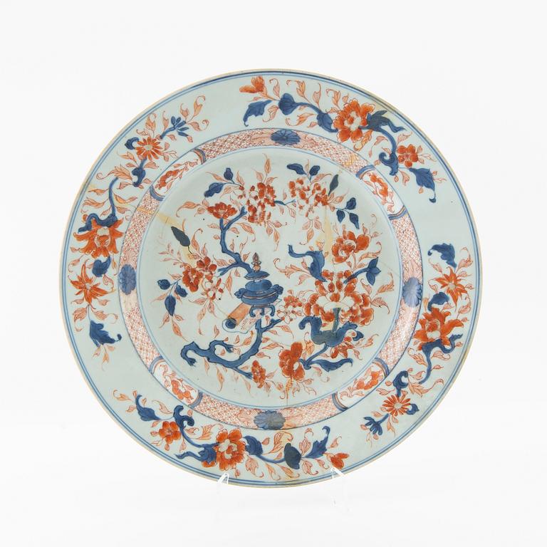 Plates 2 pcs and a dish China Qianlong (1736-95) porcelain.