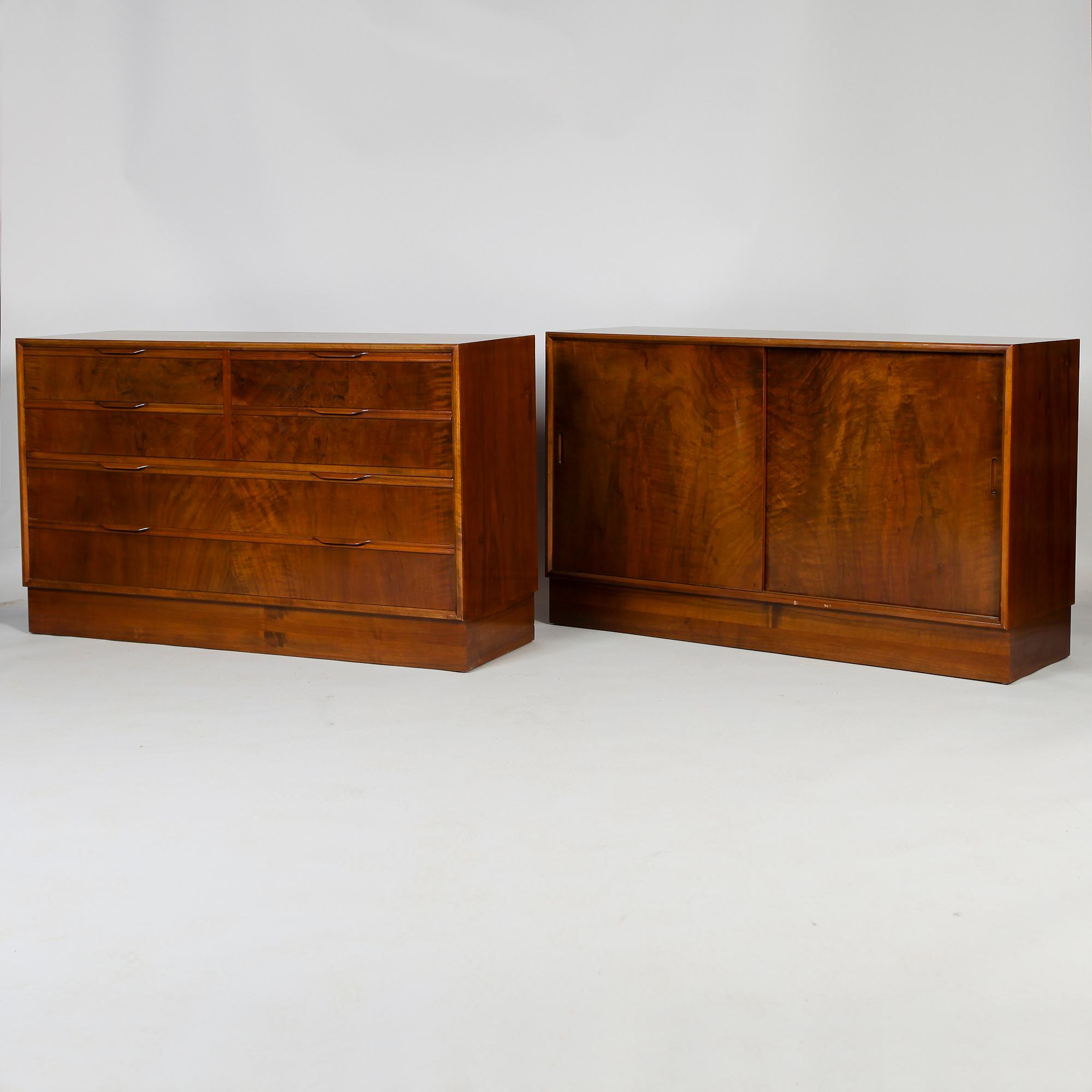 SIDEBOARD, 2 delar, 1900-talets andra hälft.