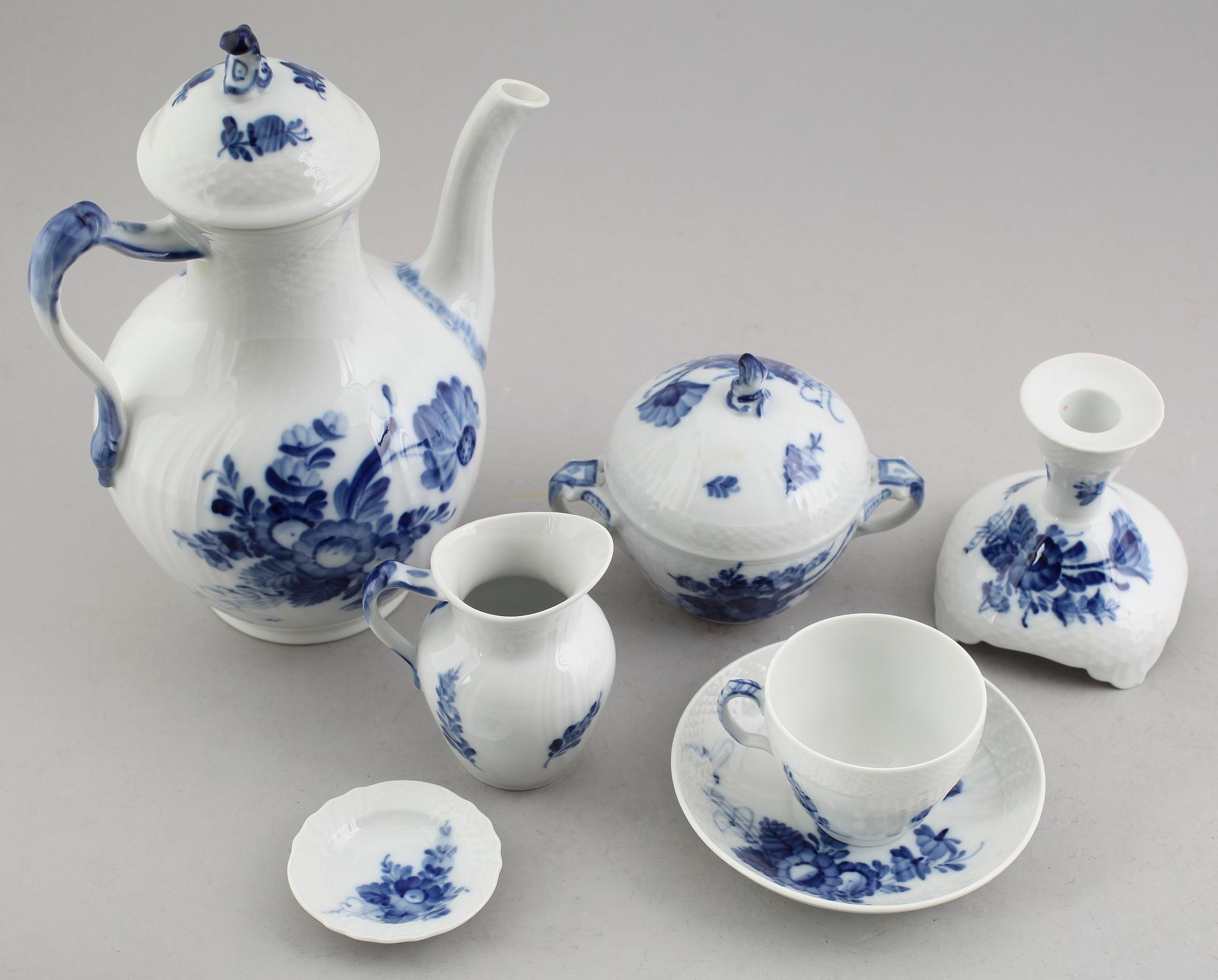 KAFFESERVIS, 22 delar, porslin, "Blå Blomst", Royal Copenhagen.