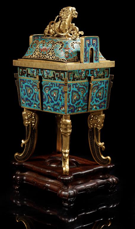 A cloisonne censer with cover, Qing dynasty, Qinalong (1736-95).