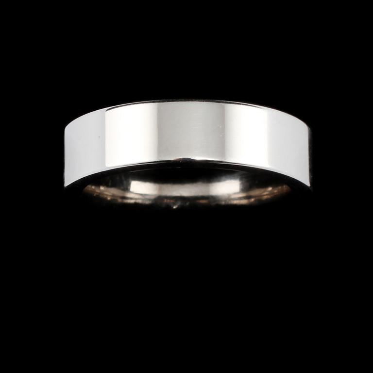 RING, 18k vitguld, Schalins 231-6, Scahlins Stockholm. Vikt 14 g.