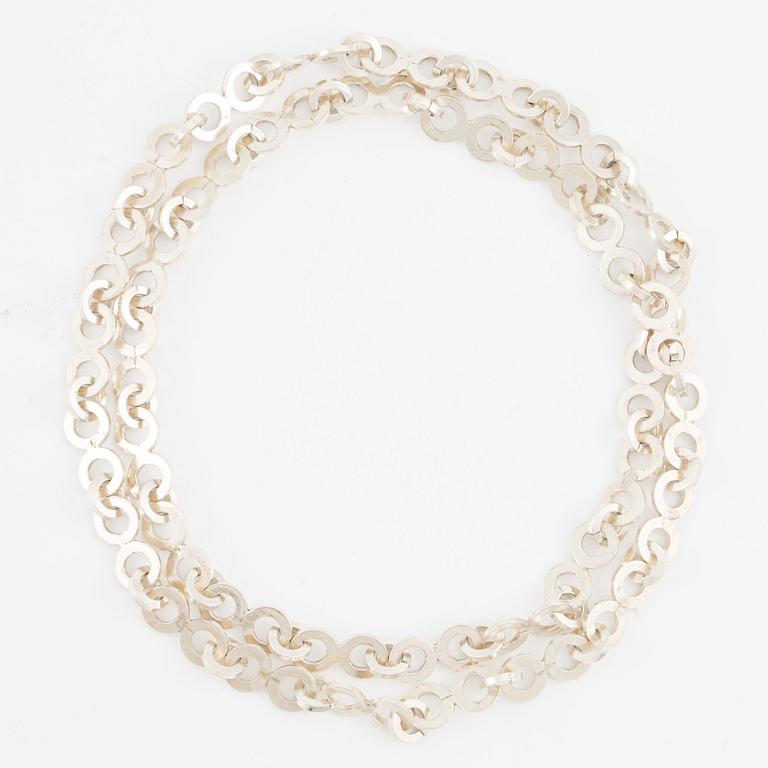 Necklace, sterling silver, round links, attributed to Rey Urban.