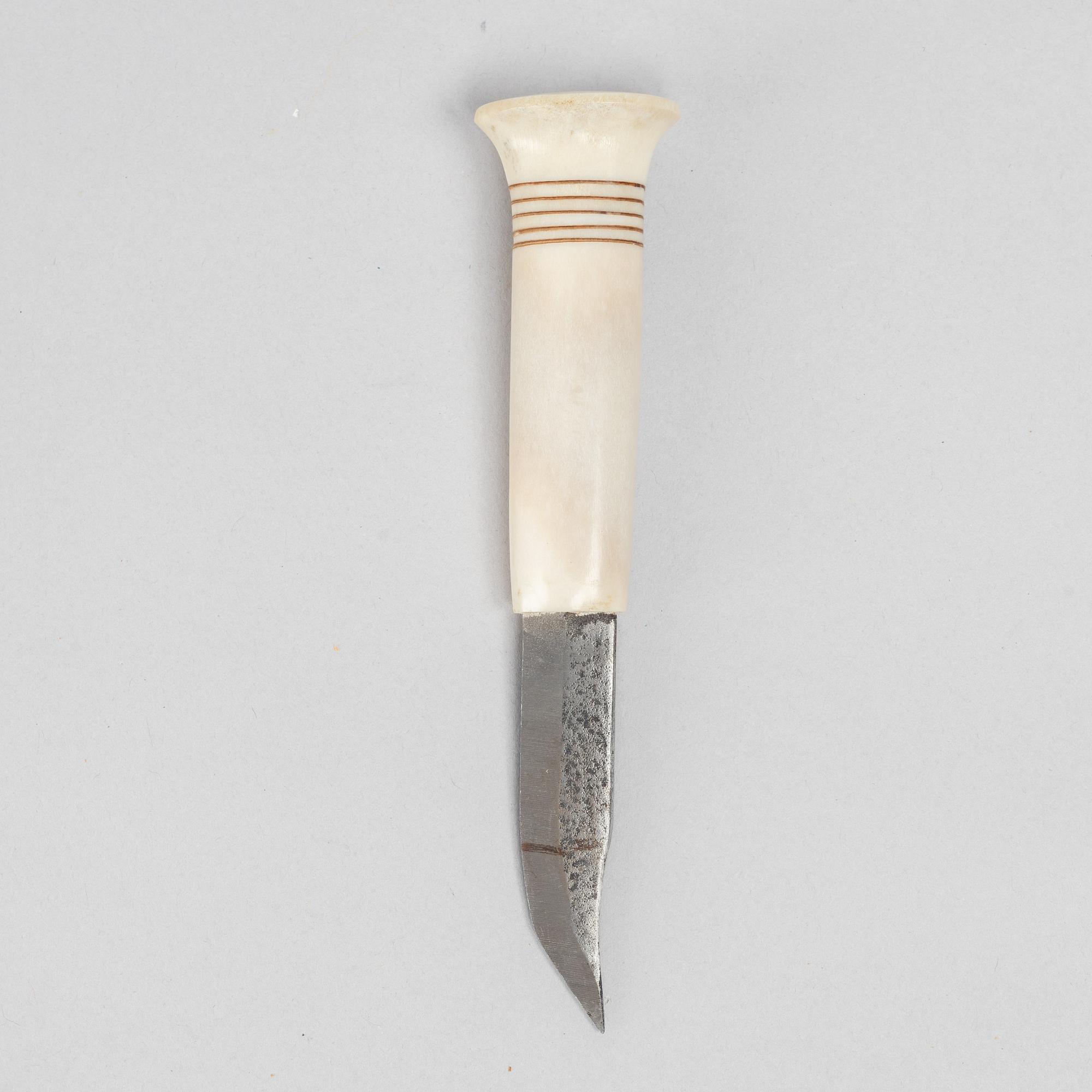 Ingvar Svonni, a reindeer antler knife, signed.