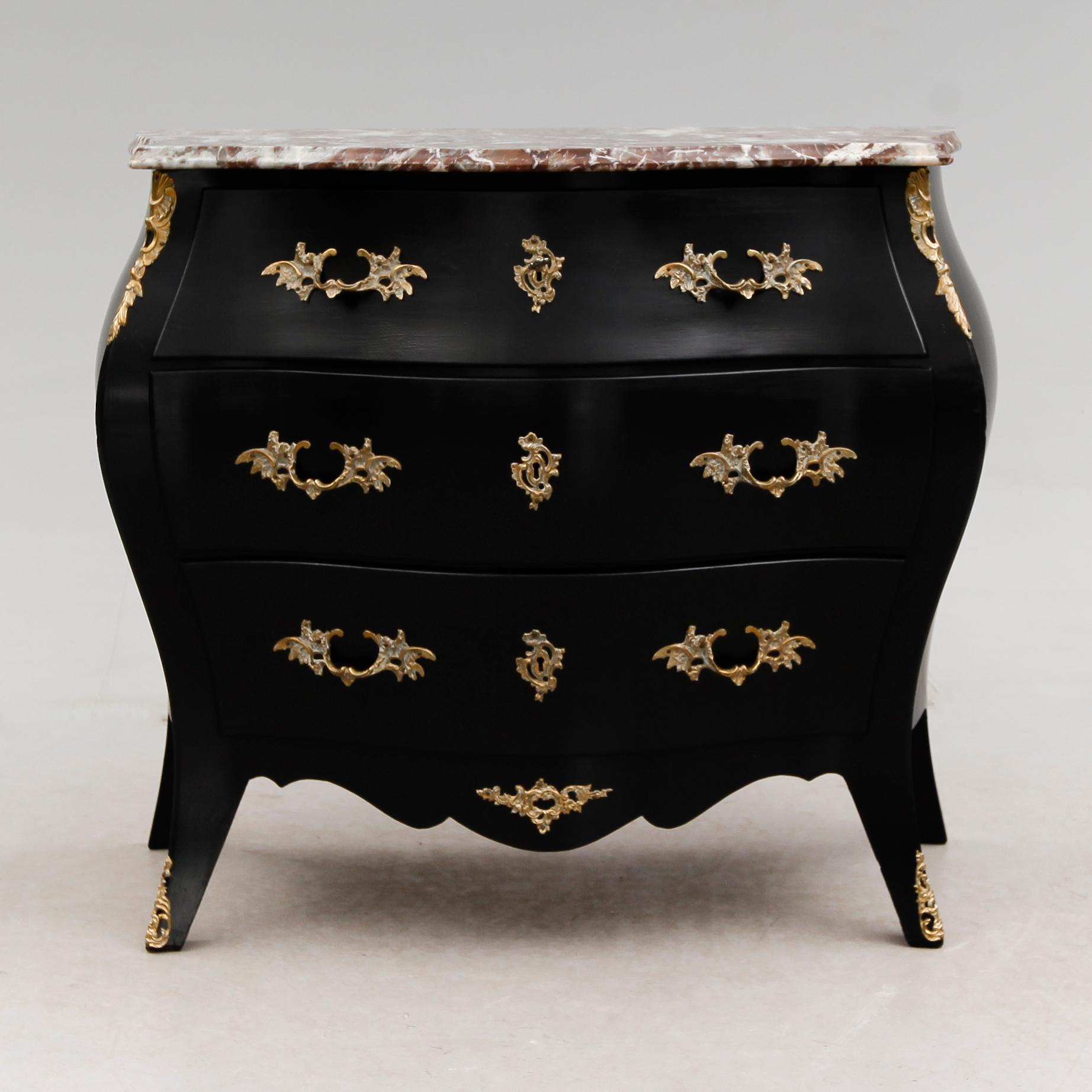 BYRÅ, rokokostil, 1900-talets andra hälft.