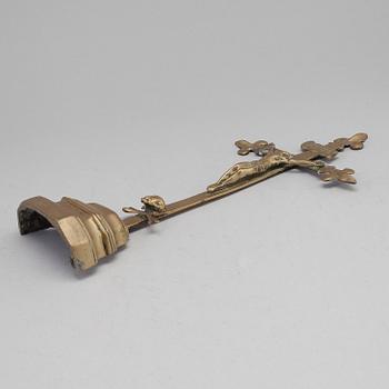 A BRONZE CRUCIFIX, 18th/19th century.