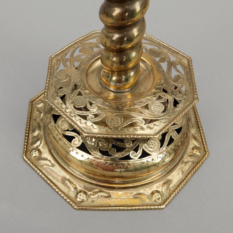 LJUSSTAKE, mässing, barock, 1700-tal.