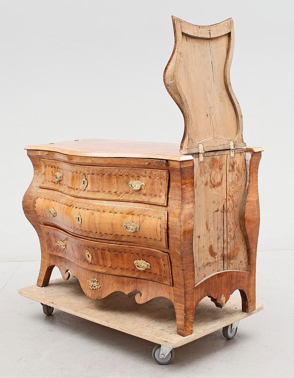 BYRÅ, rokoko, provins, 1700-talets mitt.