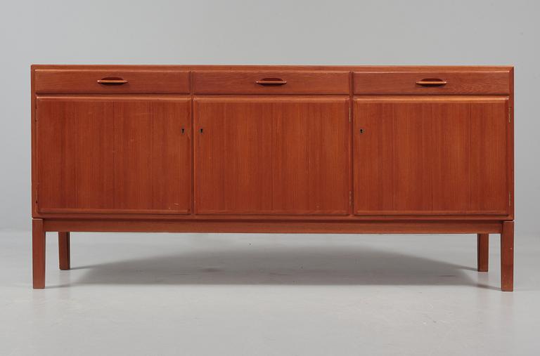 SIDEBOARD, Sverige, 1900-talets mitt.