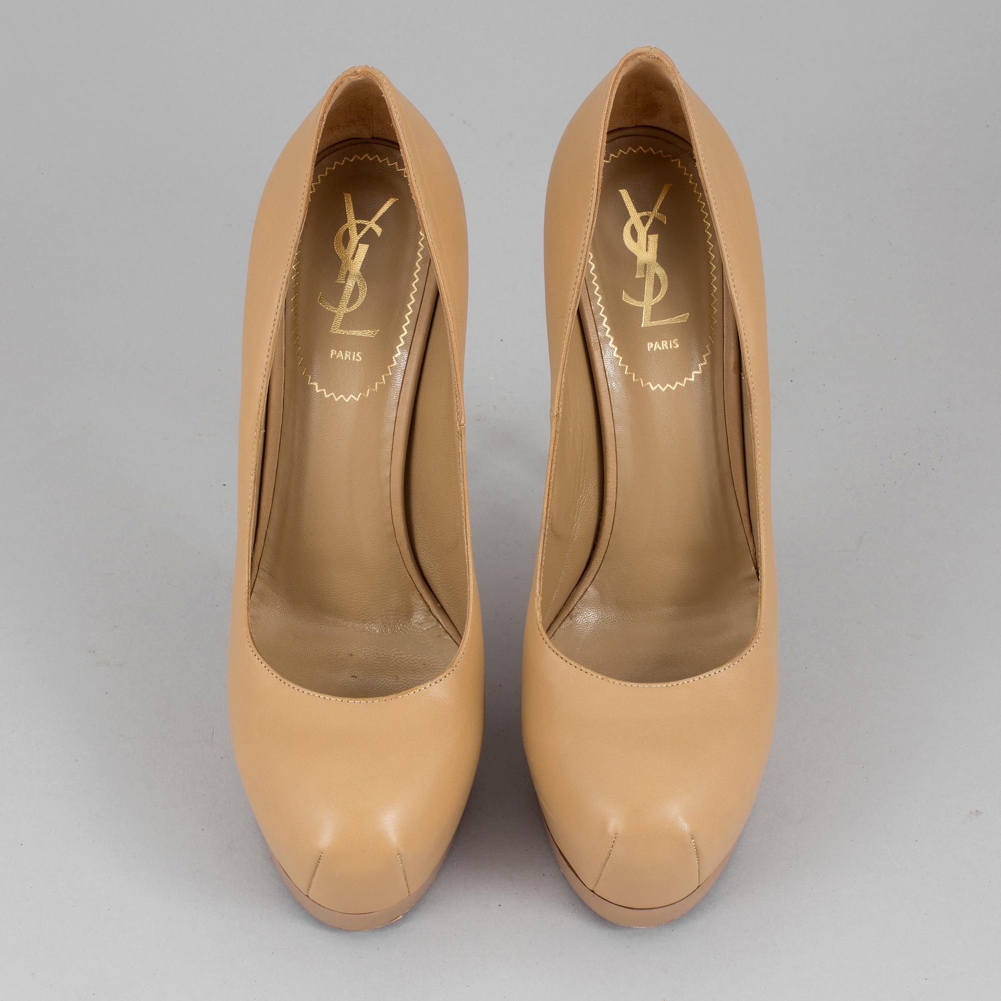 A pair of Yves Saint Laurent high heel shoes, size 39.