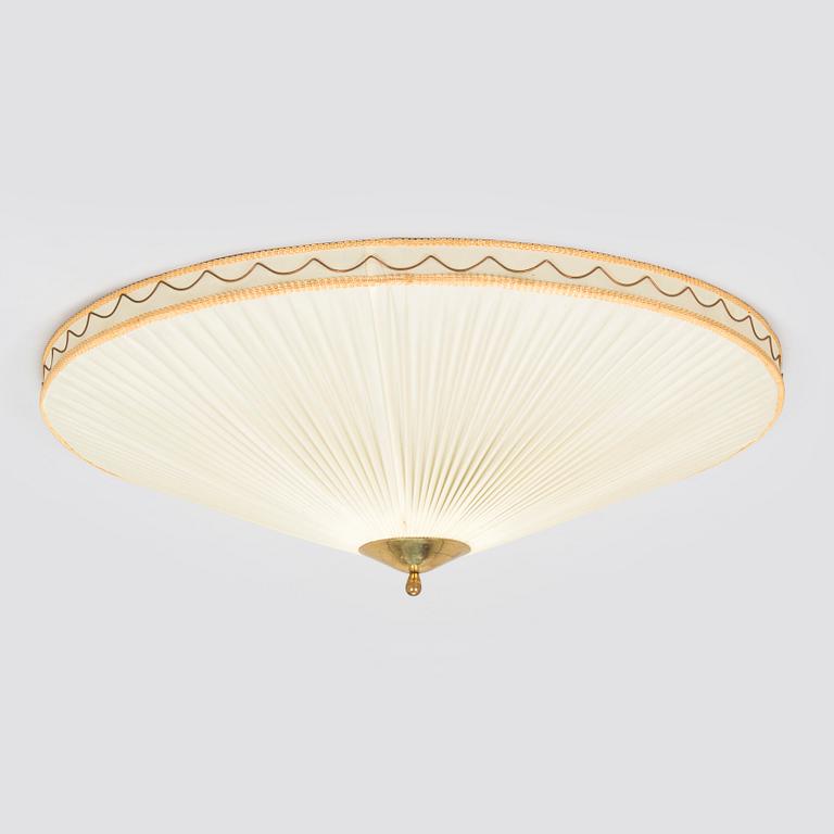 Takplafond 1900-talets mitt.