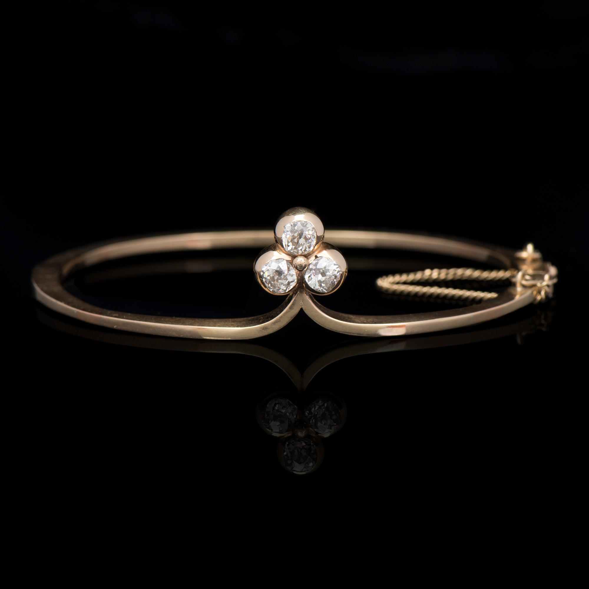 ARMRING, gammalslipade diamanter, 14K (56) guld. St Petersburg, sent 1800-tal.