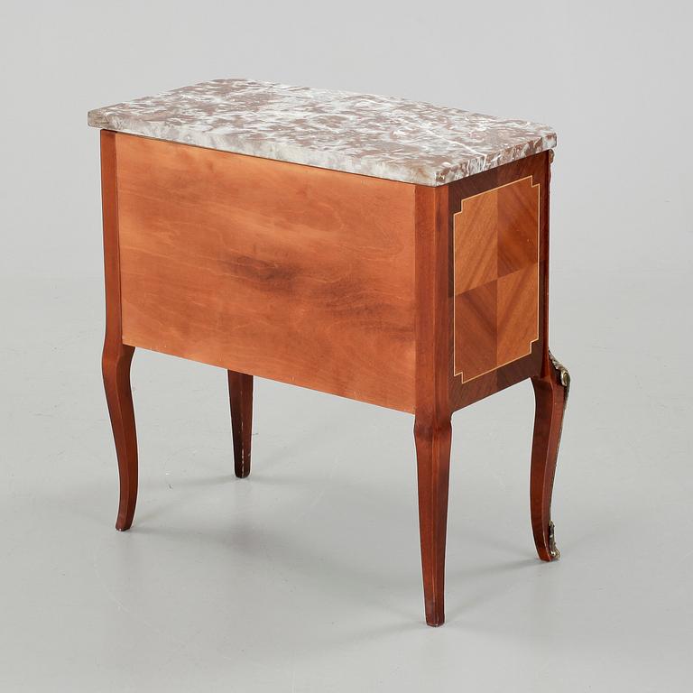 BYRÅ, Louis XV-stil, omkr 1900-talets mitt.