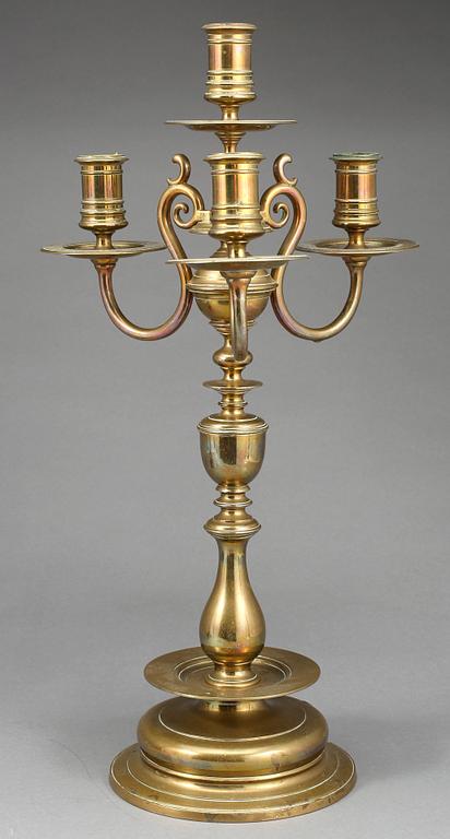 KANDELABRAR, ett par, mässing, Gusums Bruk, nr 3, tidigt 1900-tal.