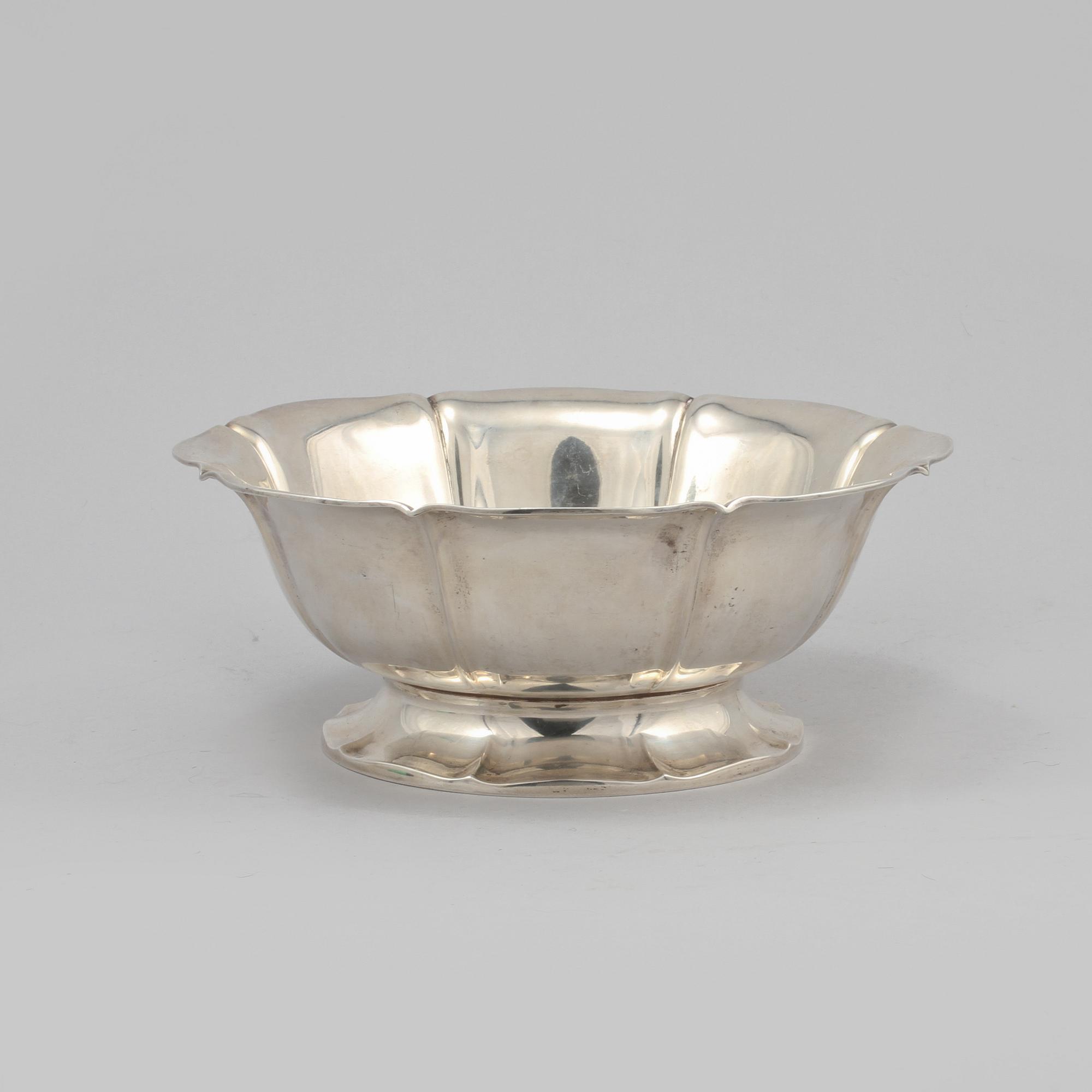 SKÅL, silver, svenska importstämplar, 1931. Vikt 535 g.