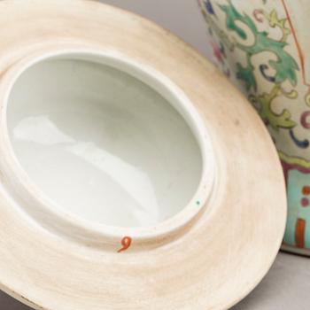 A CHINESE PORCELAIN URN AND COVER, 20th century.