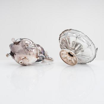 A silver coffee pot and bread basket, Kultakeskus, Hämeenlinna 1947 and 1934.