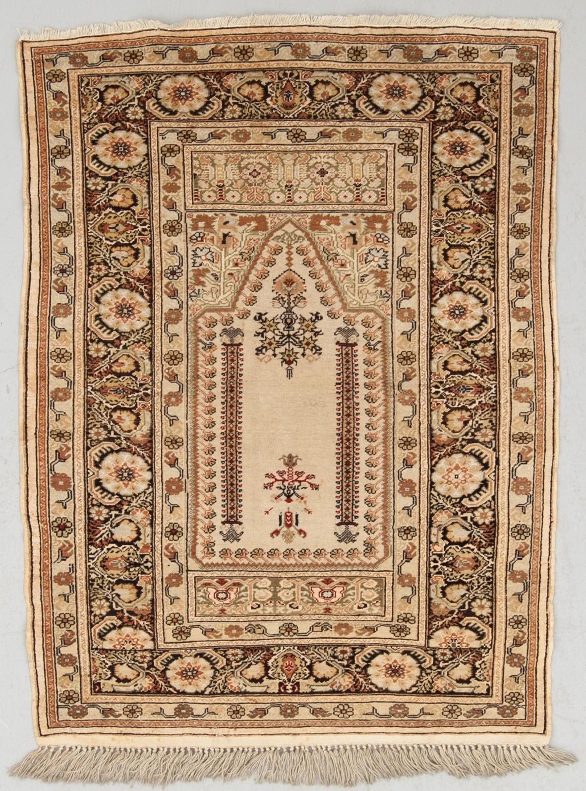 MATTA, old/semiantik, Kayseri, ca 156 x 118 cm.