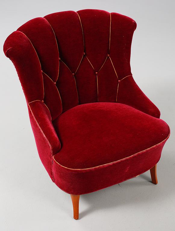 SOFFA samt FÅTÖLJER, ett par, omkring 1900-talets mitt.