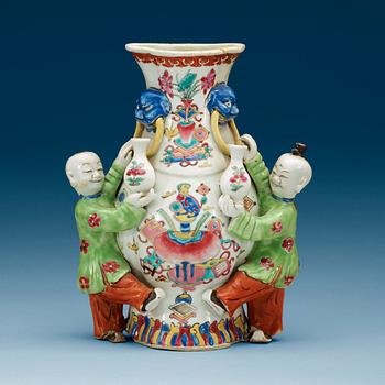 A famille rose wall vase, Qing dynasty, Qianlong (1736-95).