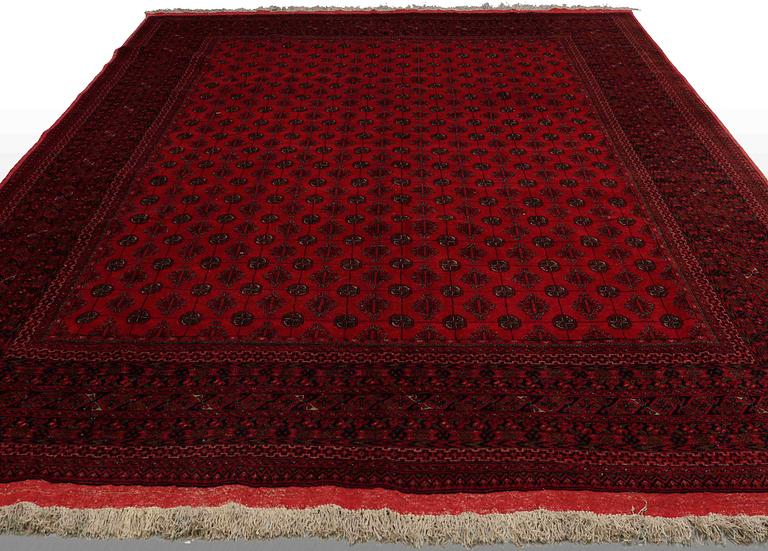 An Afghan carpet, ca 380 x 310 cm.