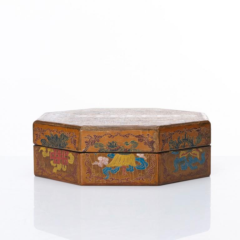 A Chinese lacquer treasure/curio box with cover, Qing dynasty with Qianlong mark to cover.