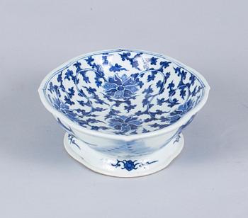 SKÅLFAT, porslin, Kina 1800-tal.