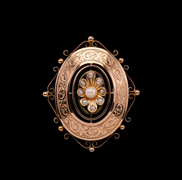 A BROOCH / PENDANT, 18K gold, pearls. France late 1800 s.