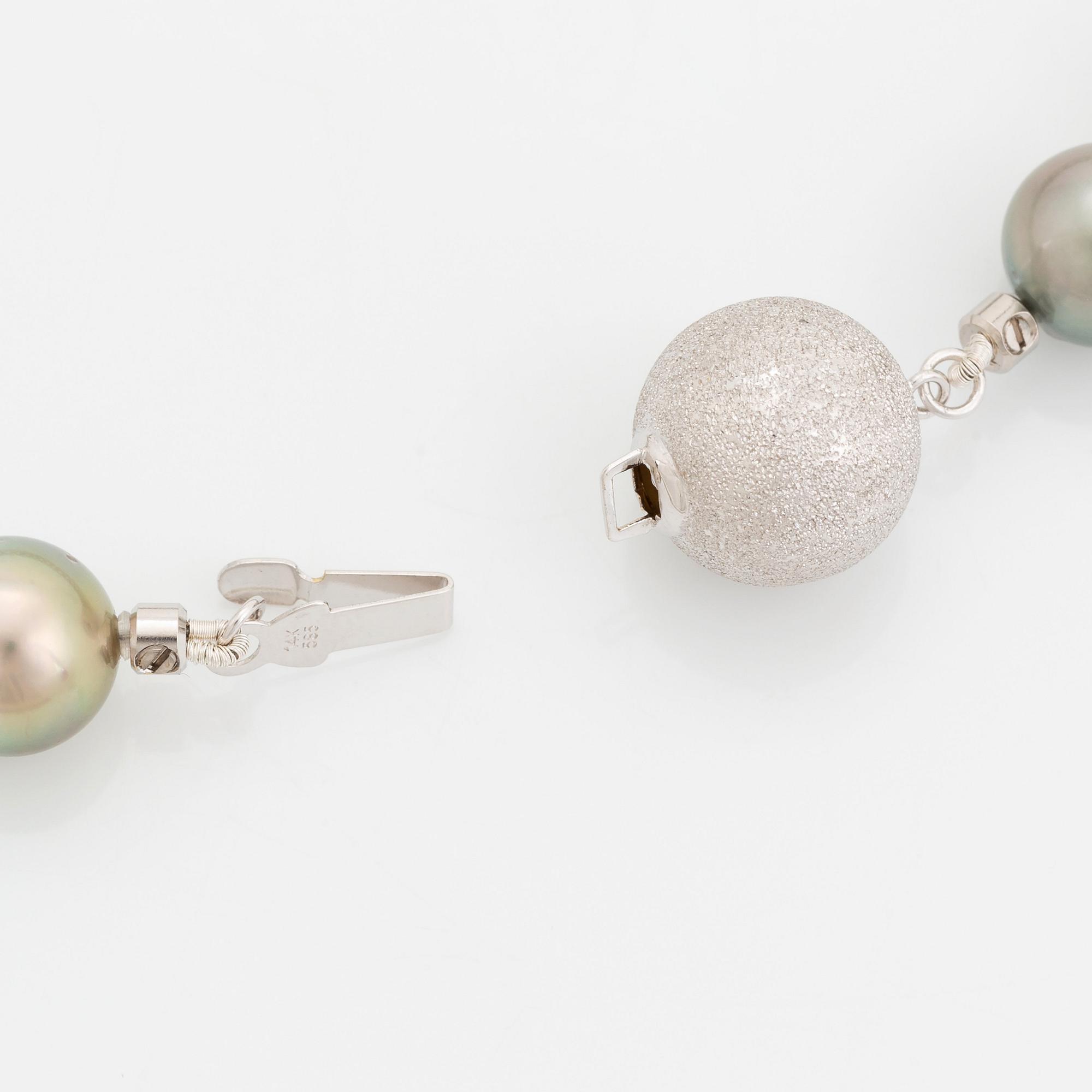 A cultured Tahiti pearl necklace.