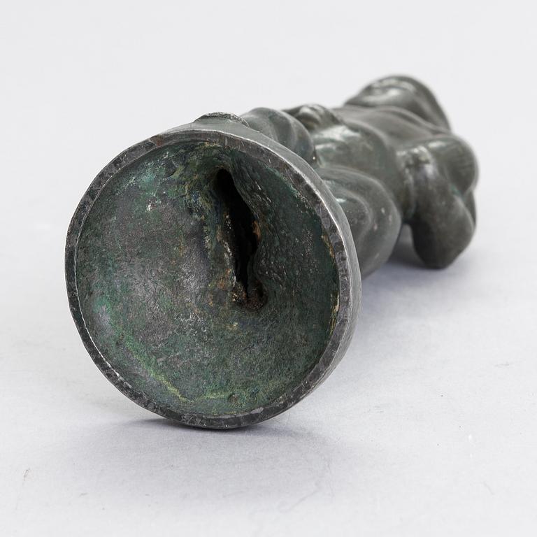 Hjalmar Stenholm, pronssiveistos, signeerattu.